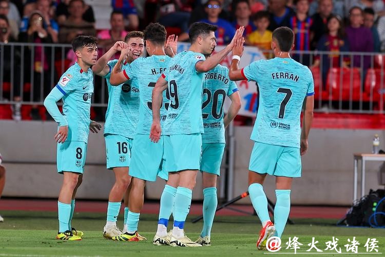 欧冠-费尔明梅开二度莱万进球 巴萨客场赢球